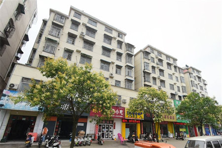 泰安市印象泰山·湖语墅4室2厅2卫155m2精装修